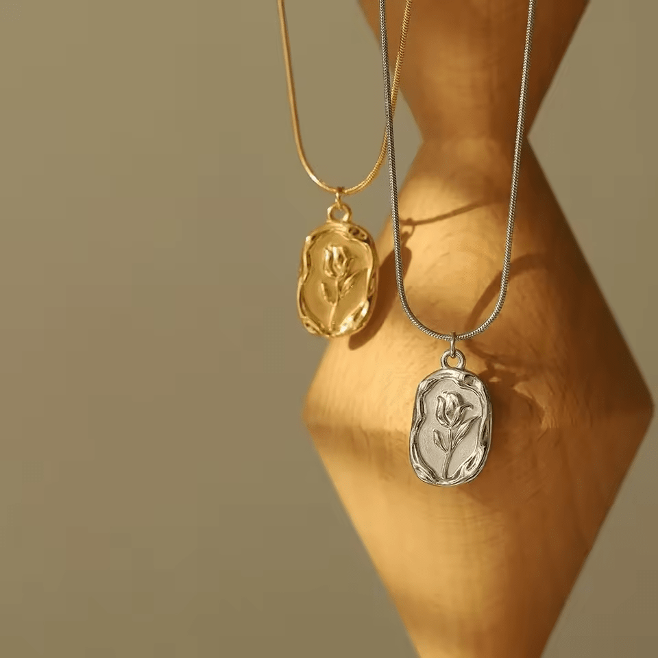 Averi-London™ | Venere Pendant Necklace